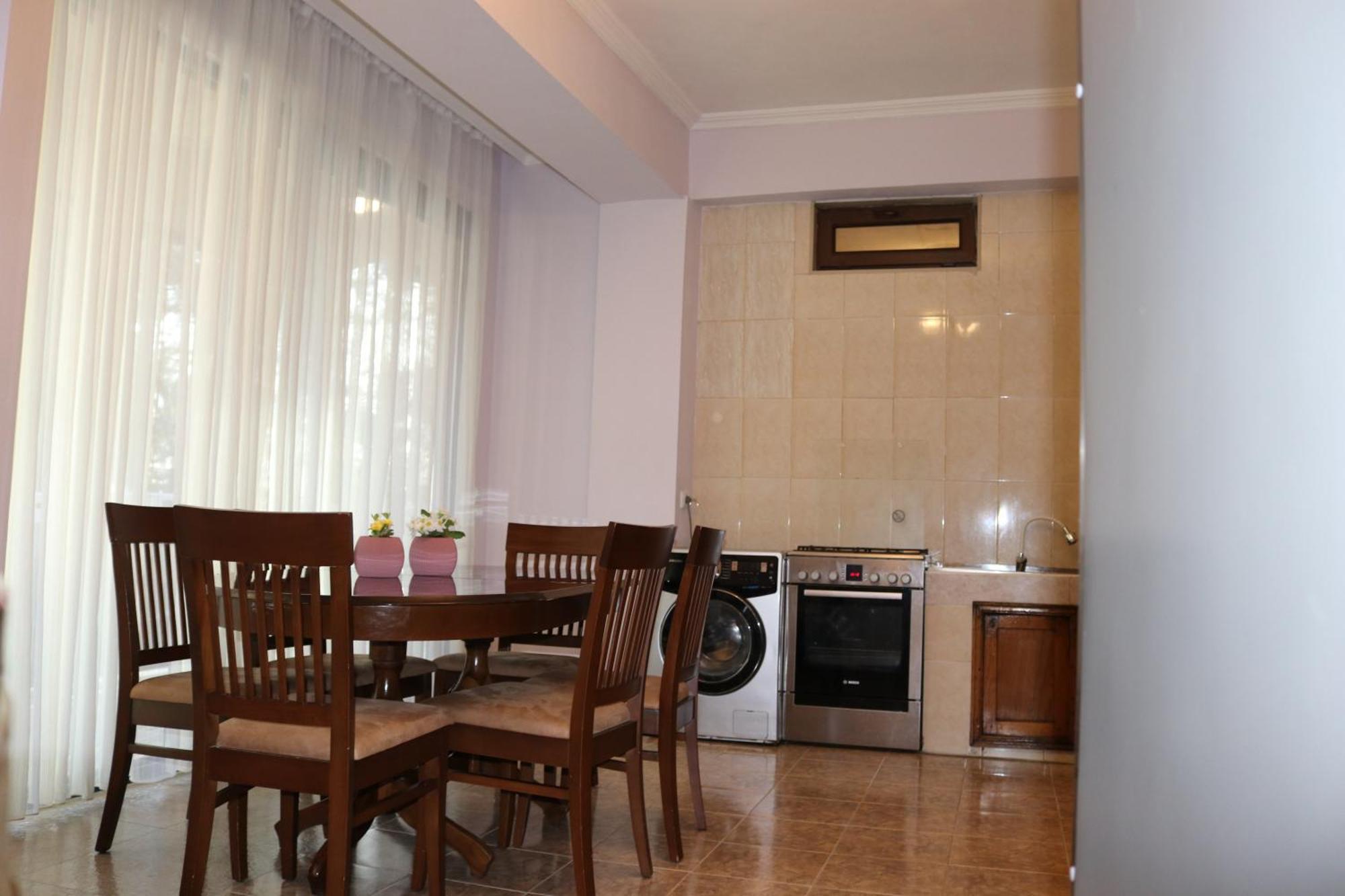 Apartment Near The Sea 1 Koboeleti Buitenkant foto